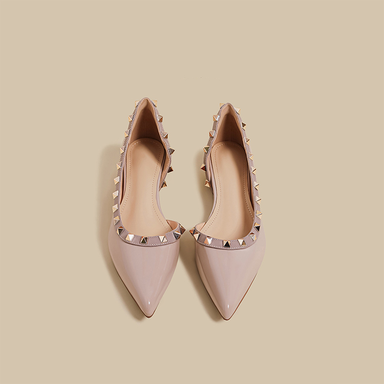 スタッズライン 4cm美脚パンプス