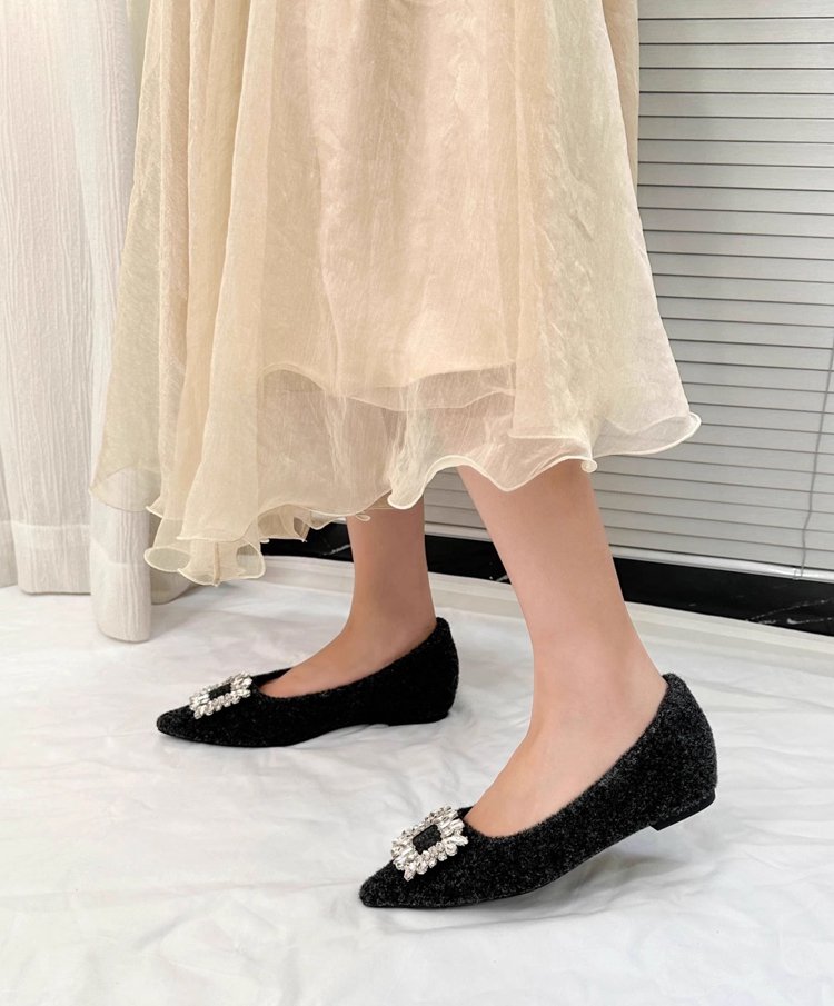 横から見た図 バレない美脚効果 ブラック パンプス