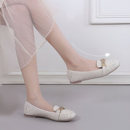 型押しエナメル チェーンビット スクエアトゥローファー