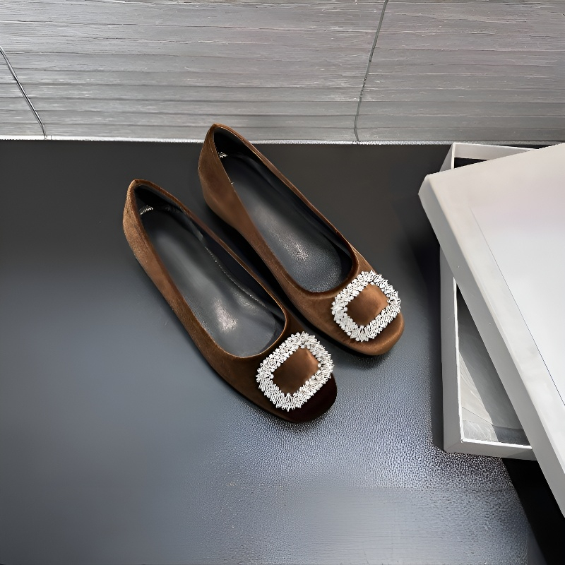 ビジューバックル 5cm美脚スエード調パンプス