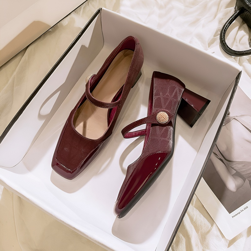 スクエアトゥエナメルパンプス