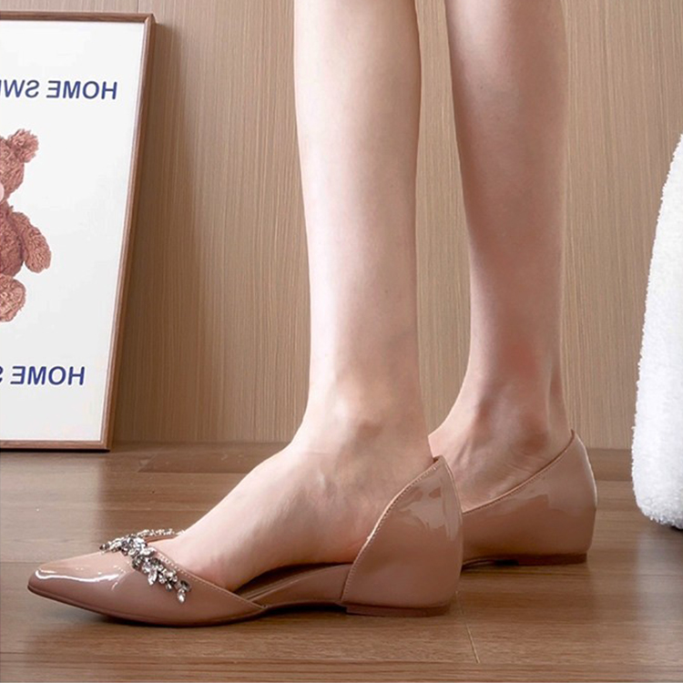 きらめきビジュー 4cm美脚Vカットパンプス