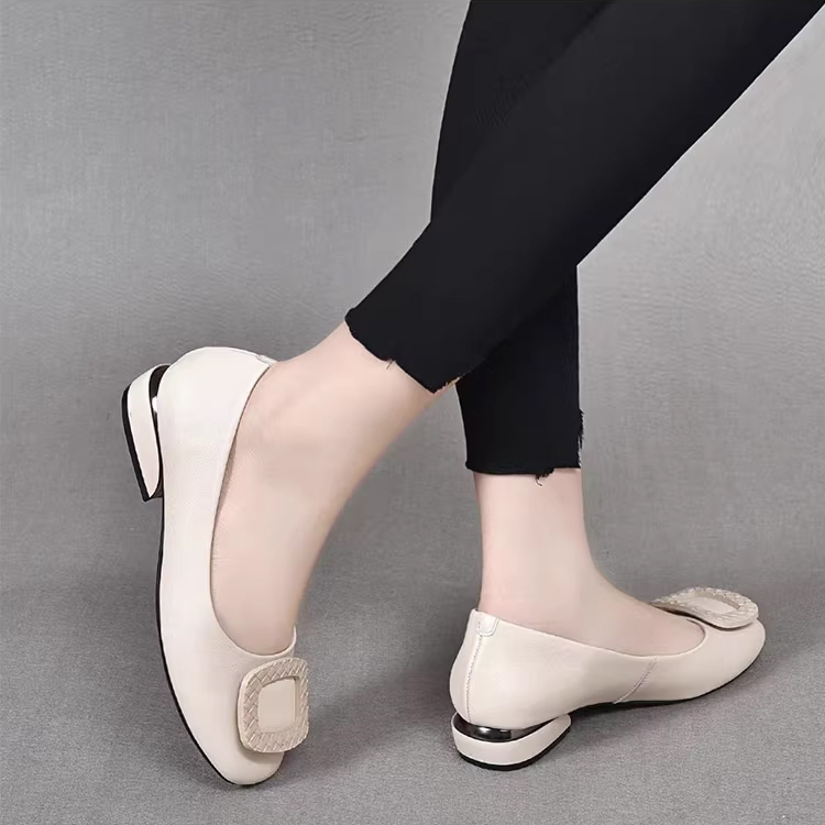 小さいサイズ 　チャンキーヒール　パンプス 3.0cmUP 　安定感抜群 　一日中歩いても疲れない　ベージュ