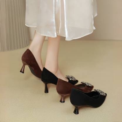 ビジューバックル ポインテッドトゥ4cm美脚パンプス