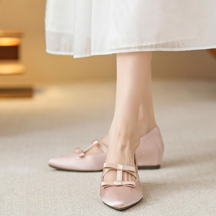 小さいサイズ インヒール レトロかわいいパンプス 5cmUP T字ストラップ　ピンク