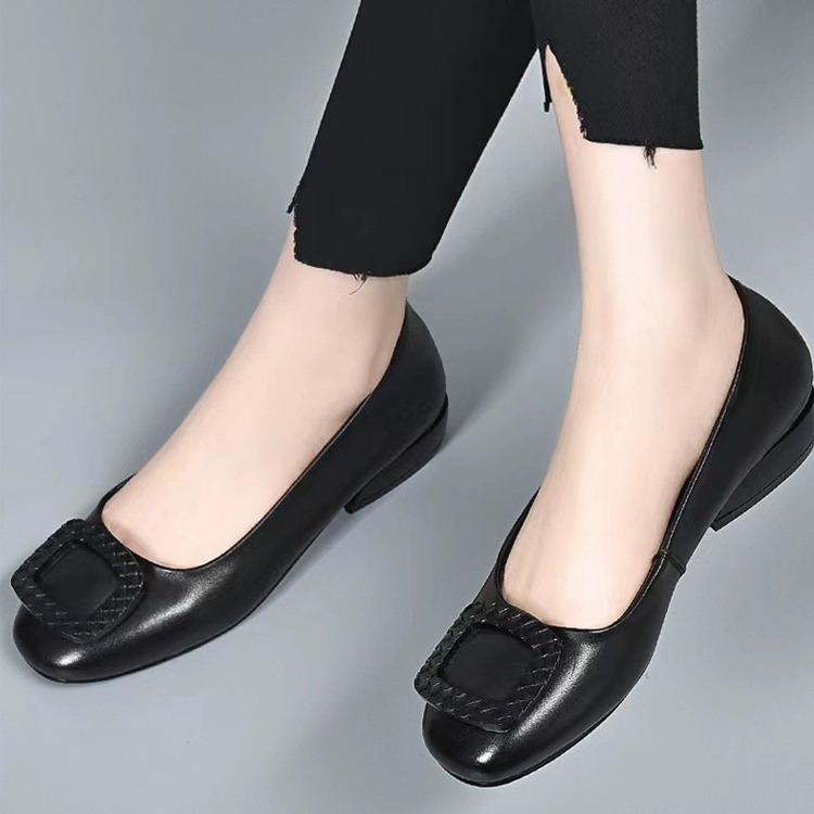 小さいサイズ 　チャンキーヒール　パンプス 3.0cmUP 　安定感抜群 　一日中歩いても疲れない　ブラック