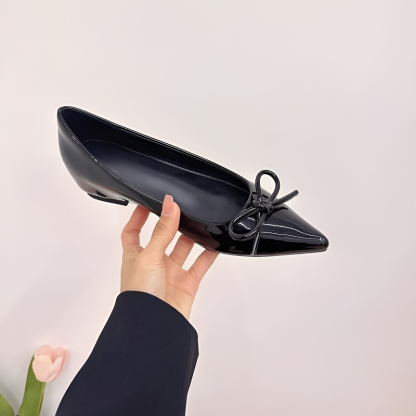 リボン付き5cm美脚ポインテッドパンプス
