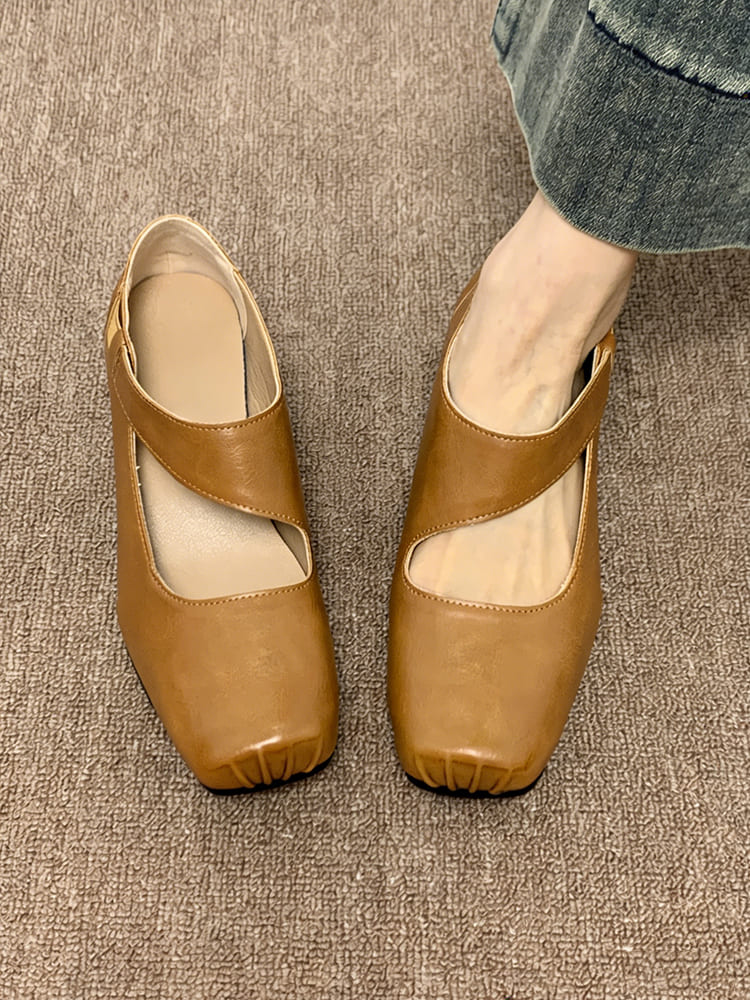 スクエアトゥ ストラップシューズ