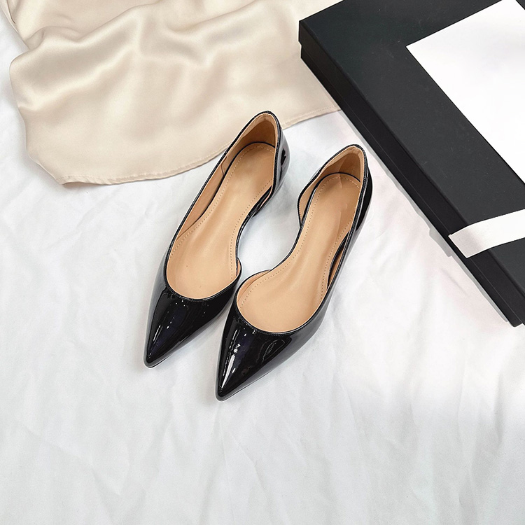 カラーエナメル 4cm美脚Vカットパンプス