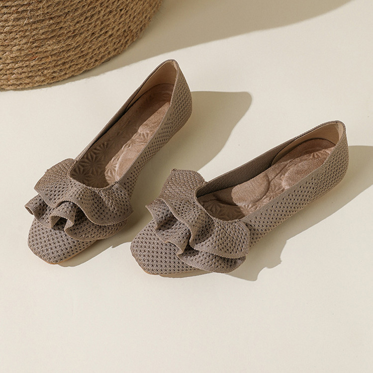 大胆フリル スクエアトゥニットパンプス