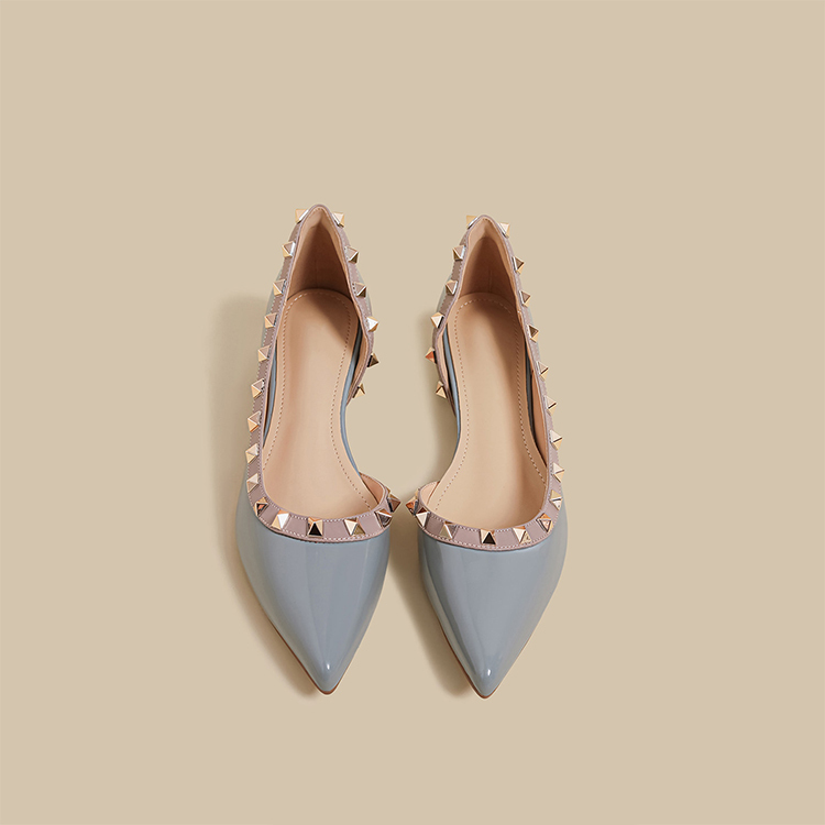 スタッズライン 4cm美脚パンプス