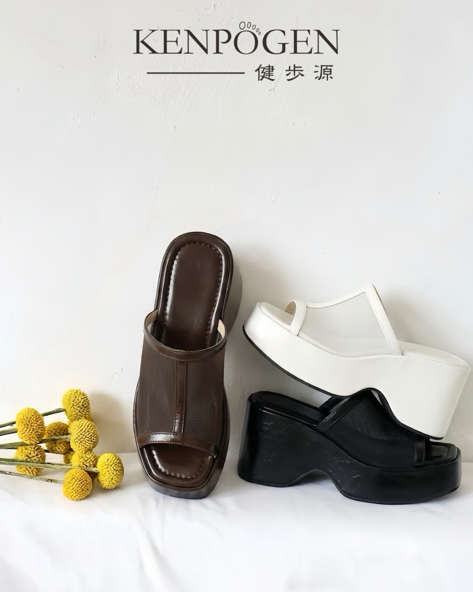 自然にスタイルアップ | KENPOGEN 大人の品と歩きやすさを両立する厚底