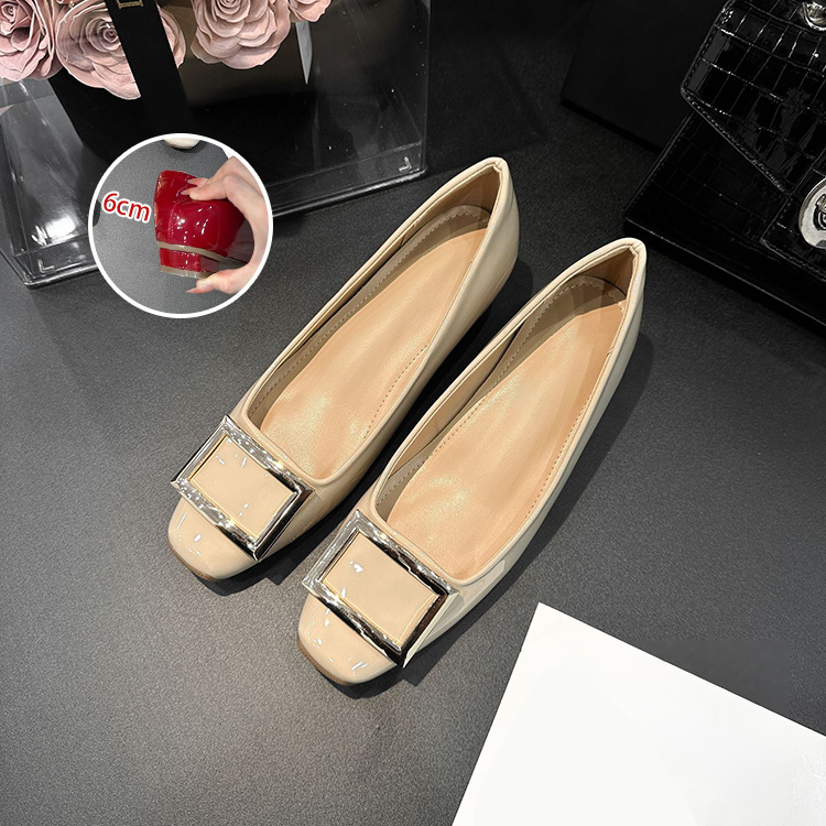 スクエアトゥ ビッグバックル 美脚パンプス