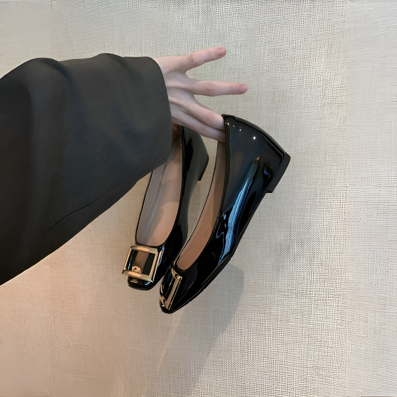 スクエアバックル インヒールパンプス