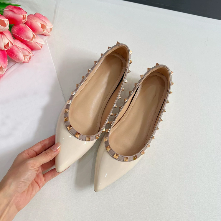 KENPOGEN スタッズ 靴 エナメルパンプス 5cmUP インヒール 履きやすい 痛くない