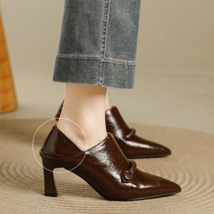 Vカットデザイン フレアヒールパンプス