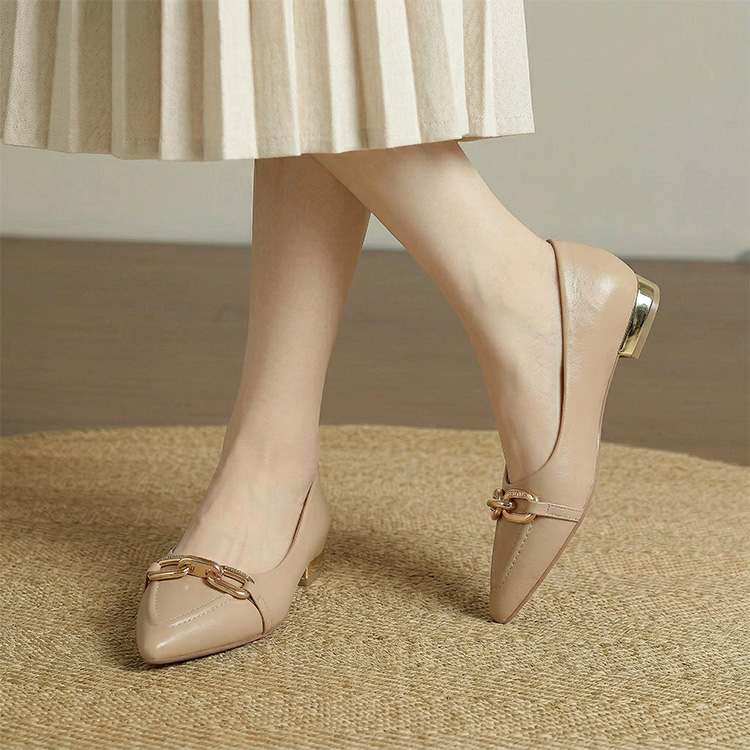 モードチェーン Vカットパンプス