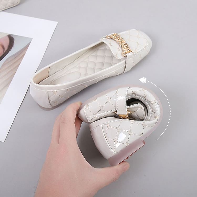 型押しエナメル チェーンビット スクエアトゥローファー