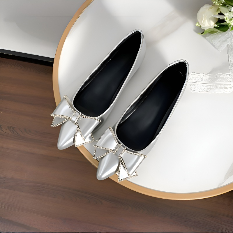 リボンモチーフ インヒールエナメルパンプス