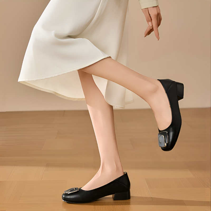 スクエアバックル チャンキーヒールパンプス