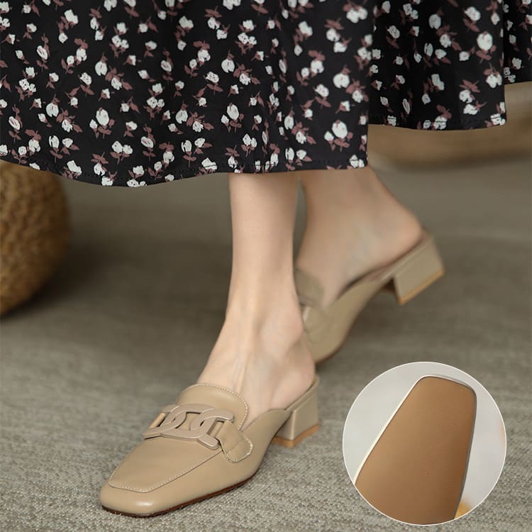 スクエアトゥ チェーンモチーフミュール