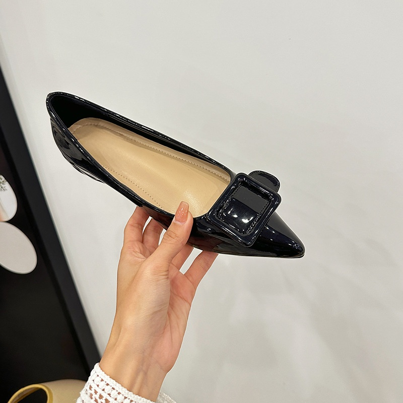 バックル付き5cm美脚ポインテッドパンプス