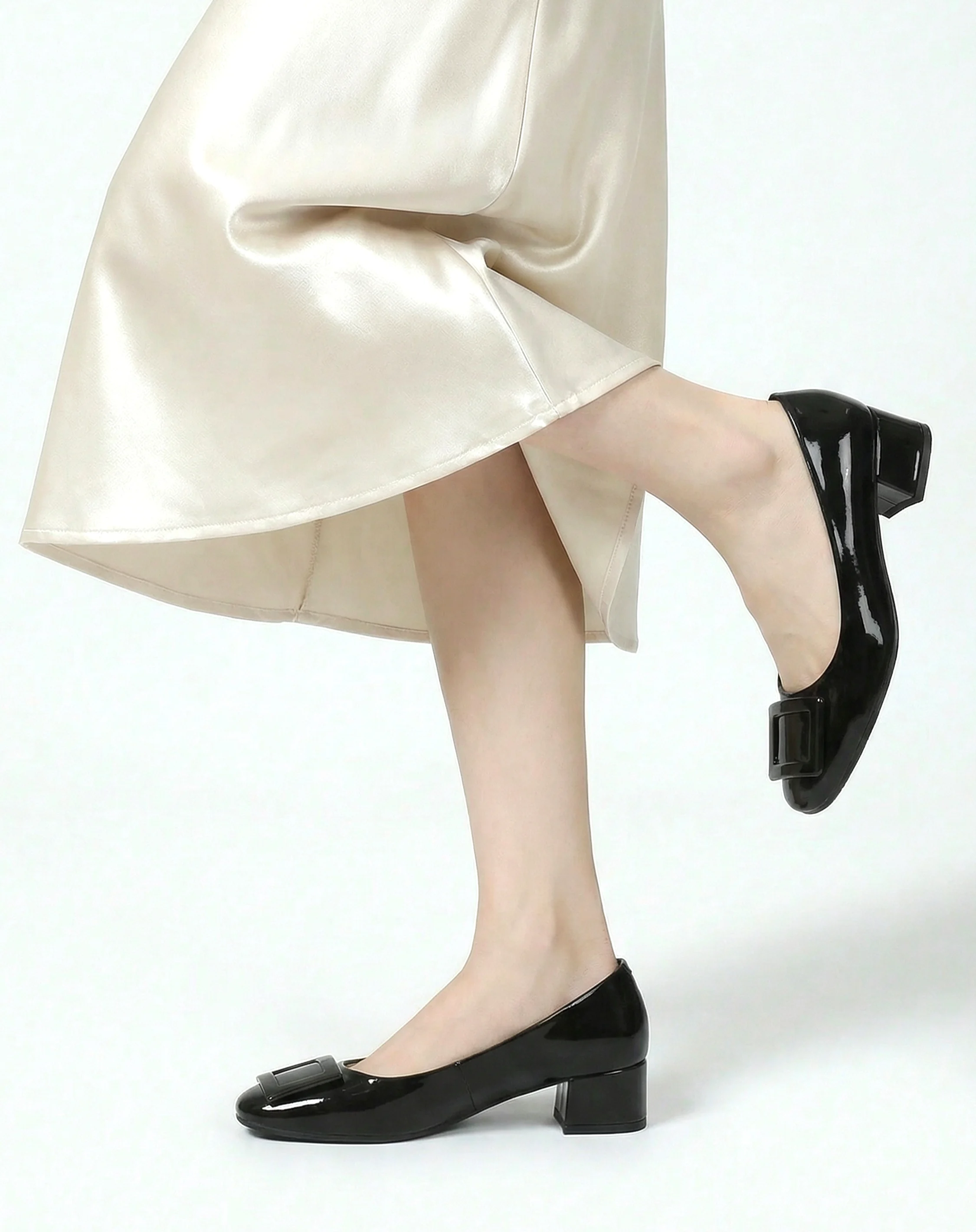 ブラック エナメルパンプス 太ヒール チャンキーヒール 安定感のあるヒール 4cm/6cm