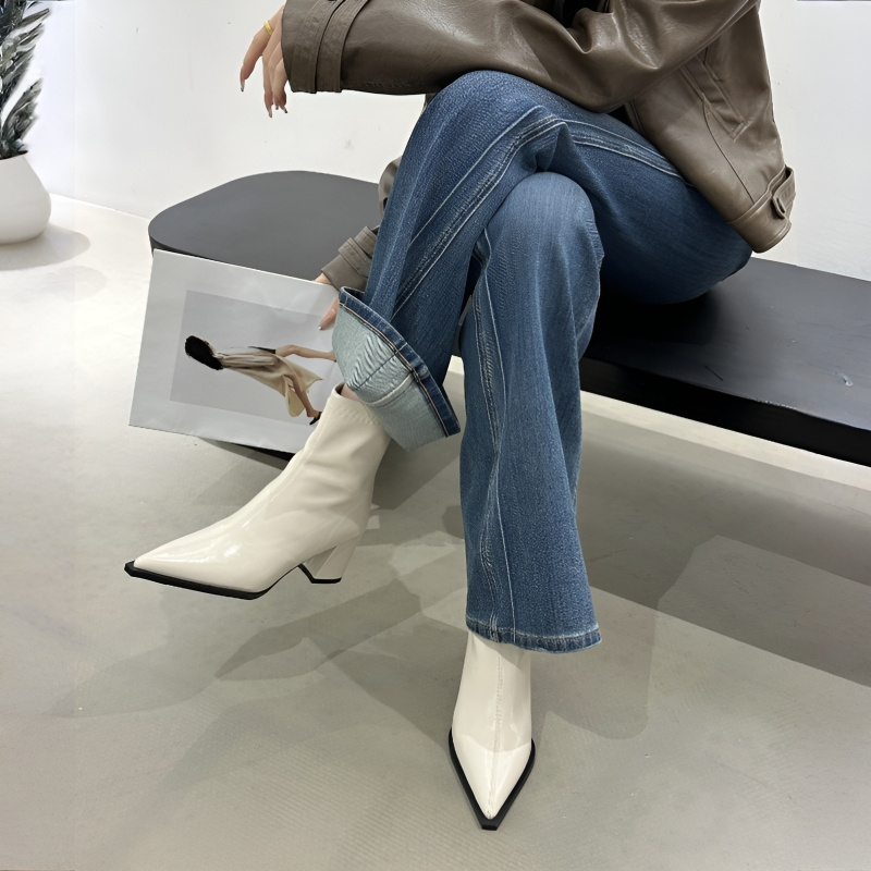 Vカット エナメル ストレッチブーツ