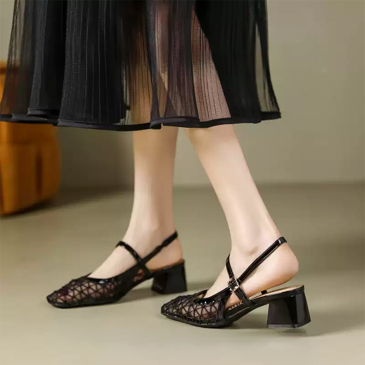 幾何学チュール ストラップパンプス