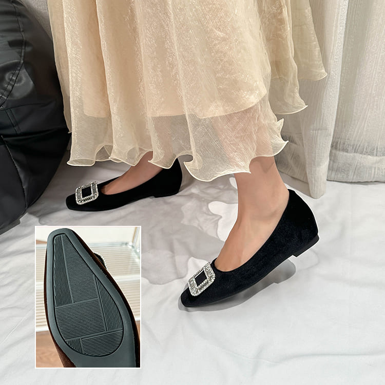 ベロア調 バックル付き5cm美脚パンプス