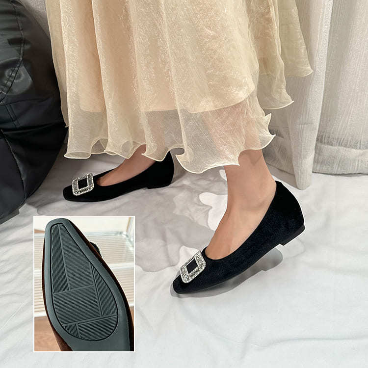 ベロア調 バックル付き5cm美脚パンプス