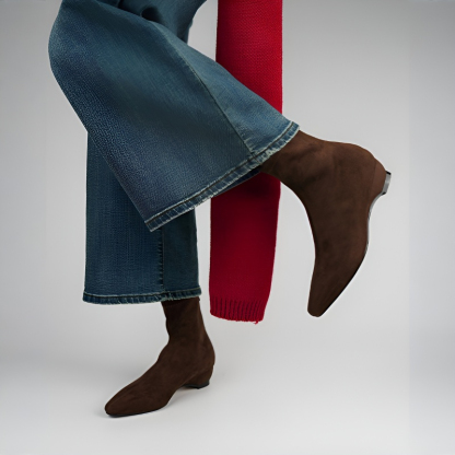 ポインテッドトゥ ストレッチブーツ