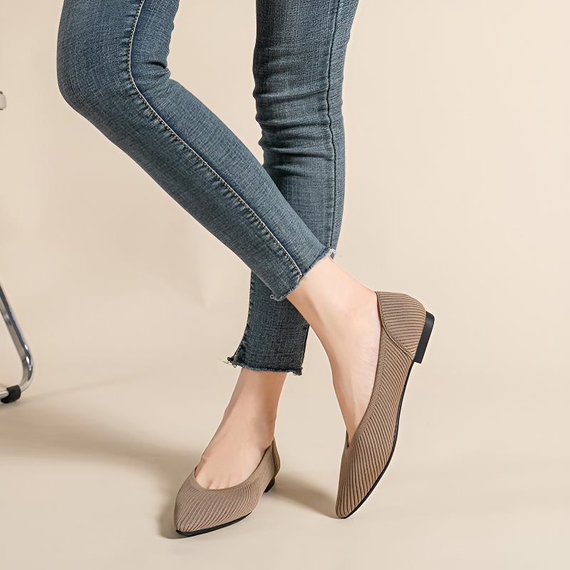 ポインテッドトゥ ニットフラットパンプス