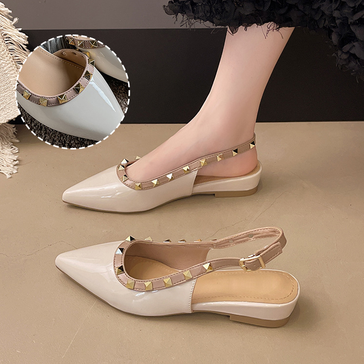 スタッズトリム 5cm美脚ポインテッドトゥパンプス