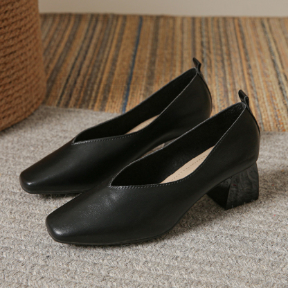 スクエアトゥ ブロックヒール Vカットパンプス