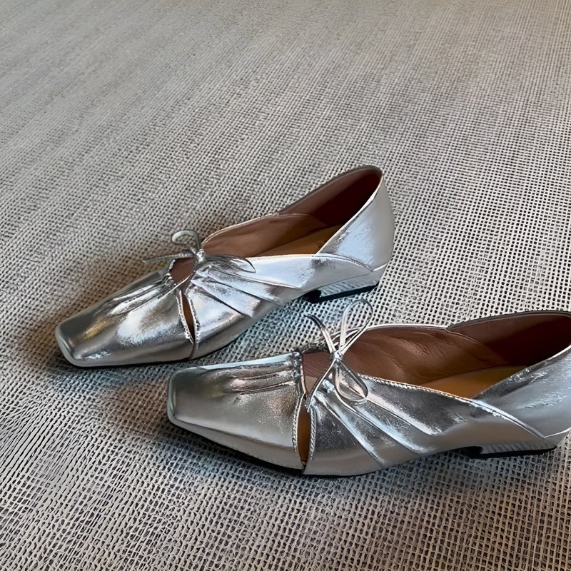 メタリックシルバー クロスギャザー フラットシューズ