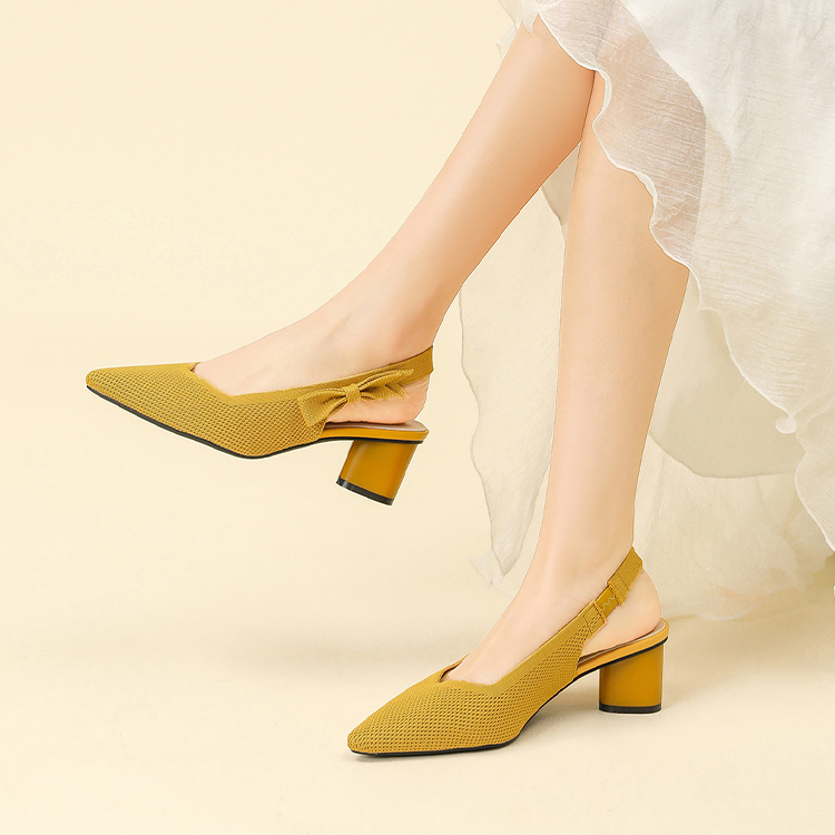 ポインテッドトゥ バックストラップニットパンプス