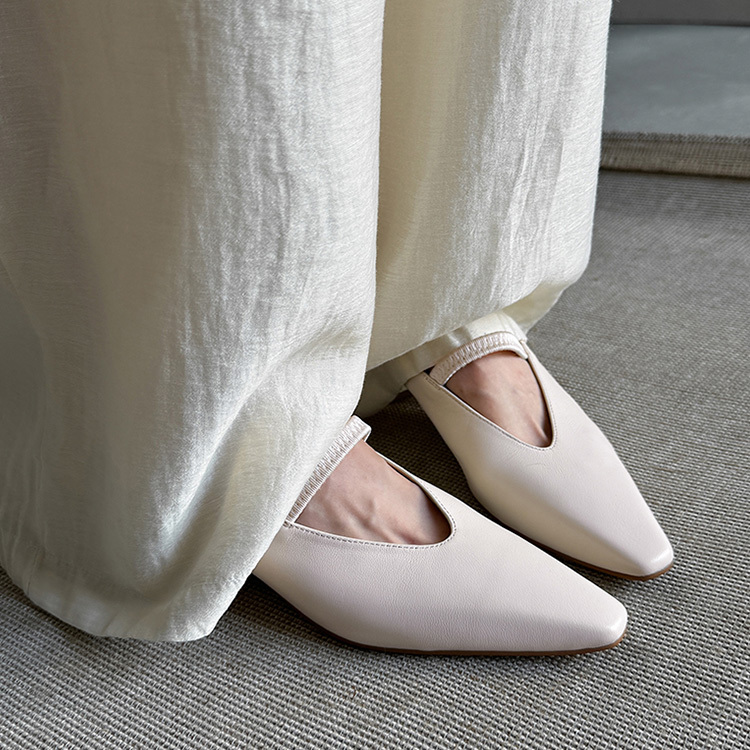 ブロックヒール Vカットメリージェーン