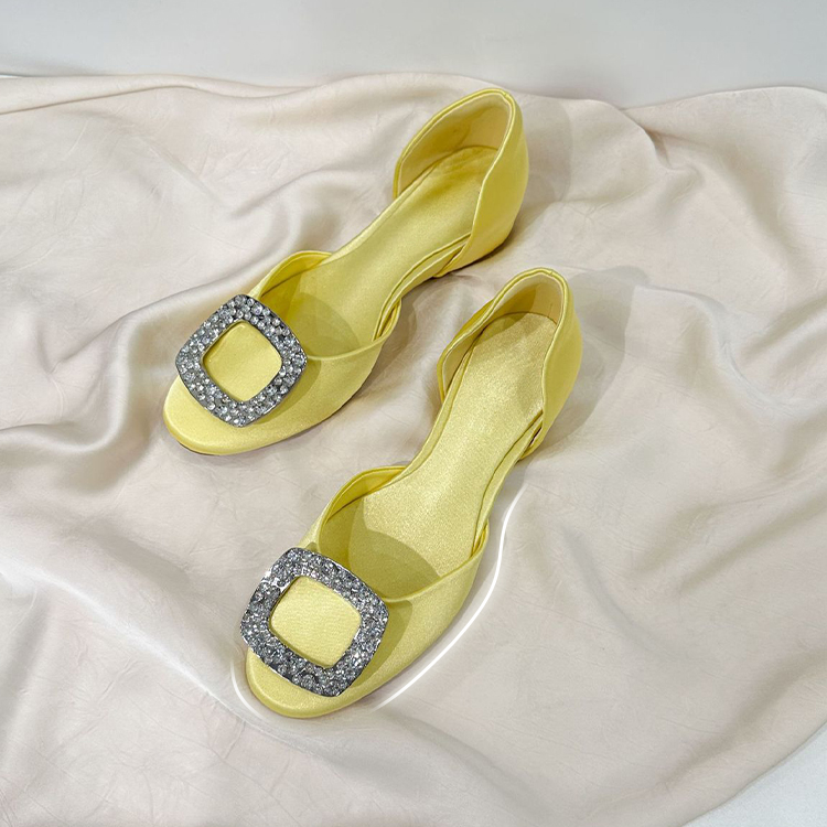 ビジューバックル サイドオープン 美脚パンプス