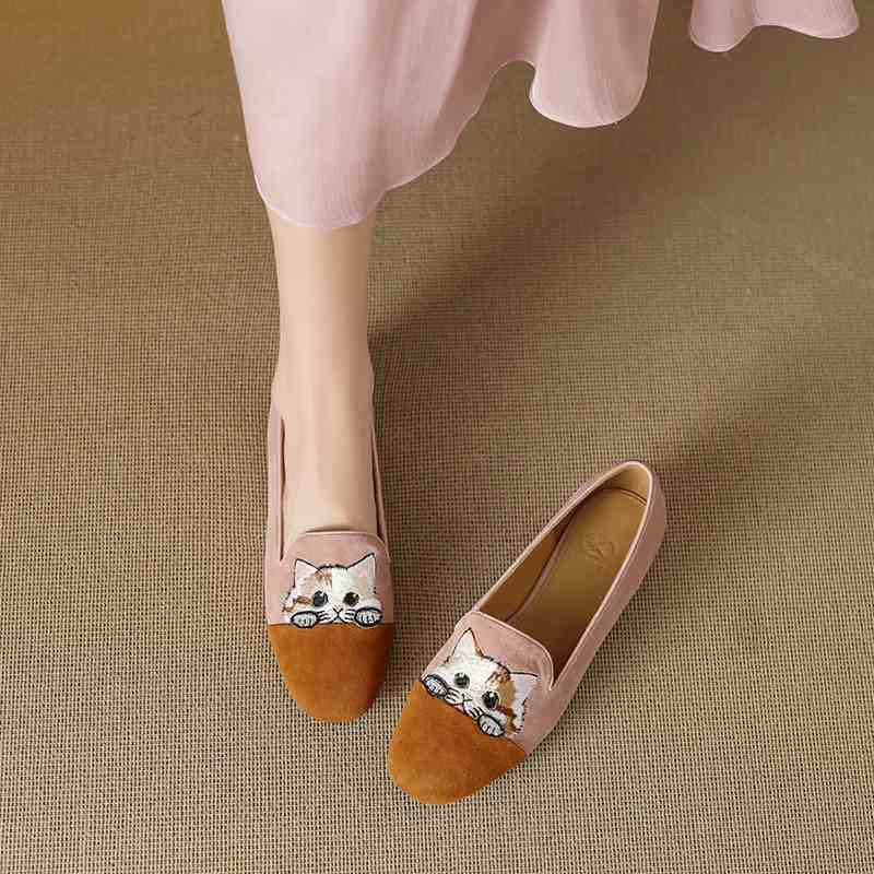 キャット刺繍 スクエアトゥスリッポン