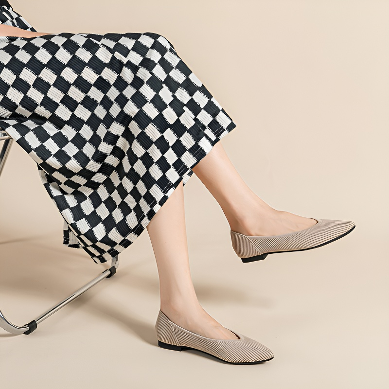 ポインテッドトゥ ニットフラットパンプス