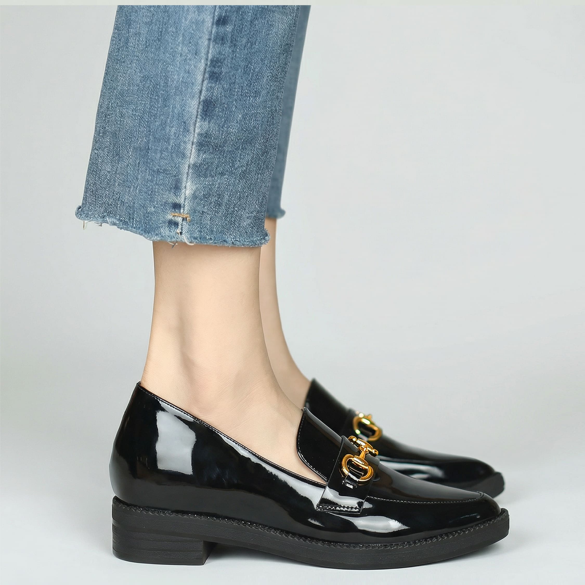 	ローファー 横顔 6cmインヒール構造 厚底に見えないシークレットシューズ デニムコーデ