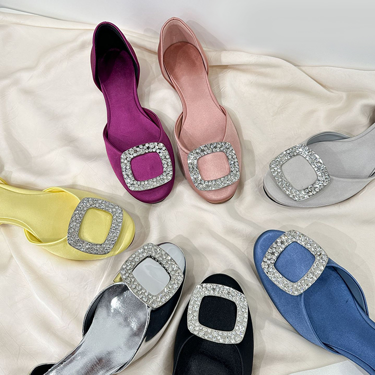 ビジューバックル サイドオープン 美脚パンプス