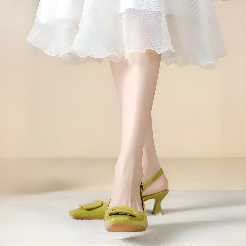 スクエアバックル スクエアトゥ バックストラップパンプス