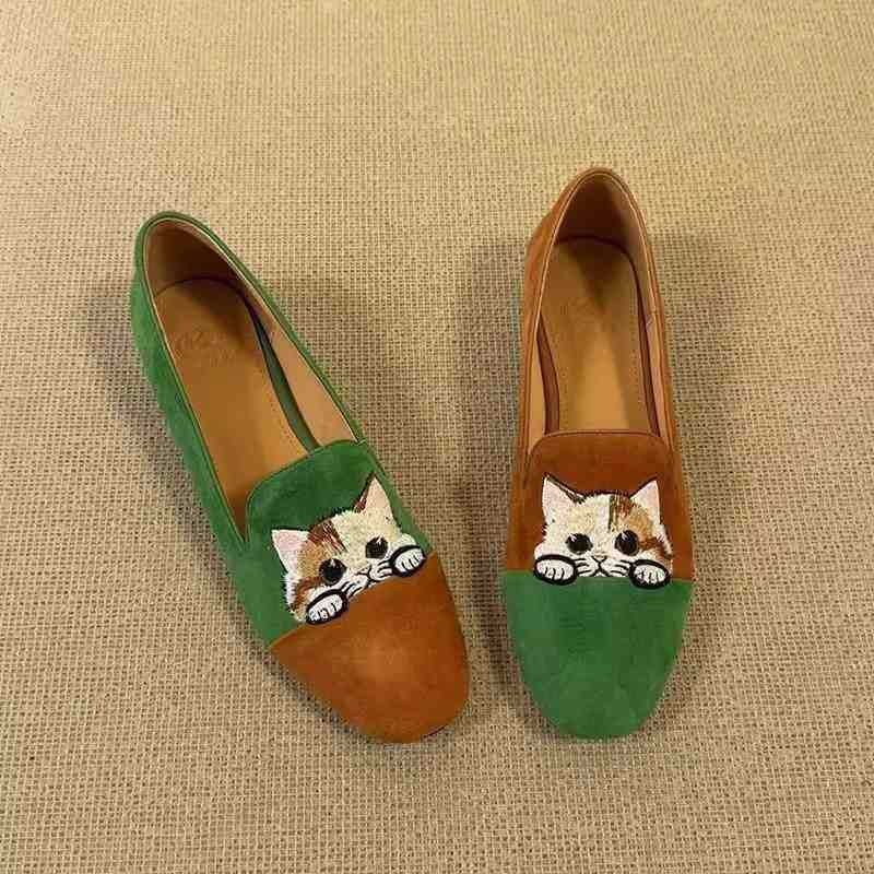 キャット刺繍 スクエアトゥスリッポン