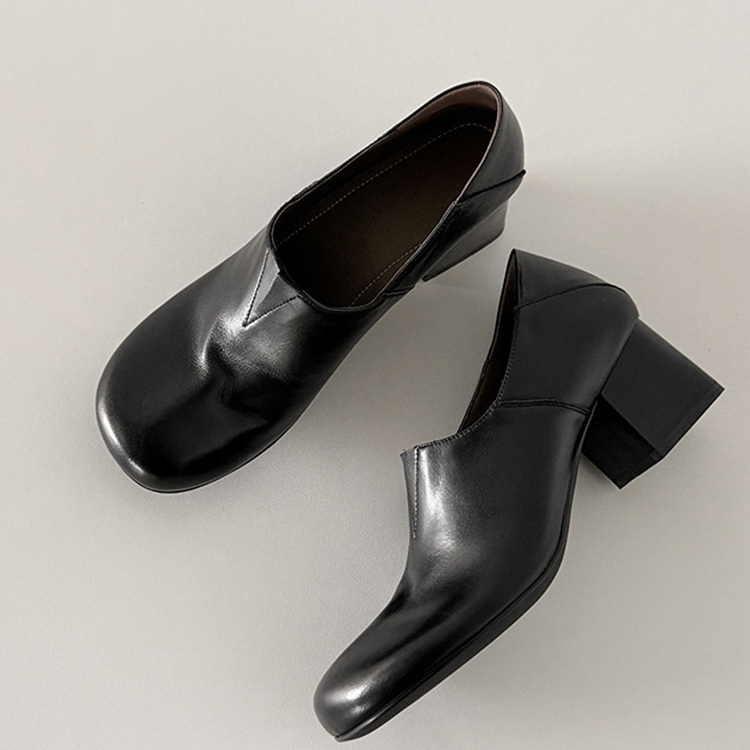 クラシカル チャンキーヒール トゥアップローファー