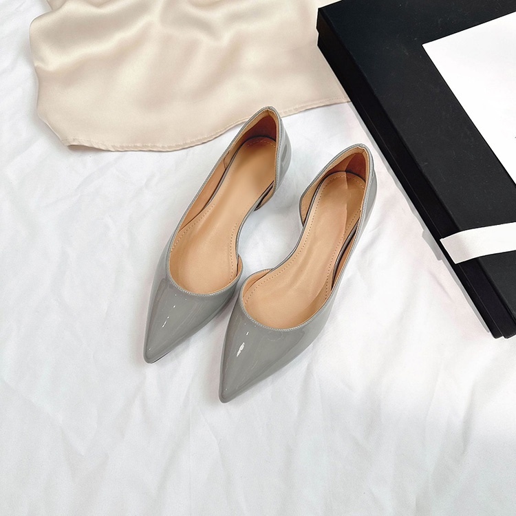 カラーエナメル 4cm美脚Vカットパンプス