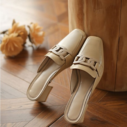 スクエアトゥ チェーンモチーフミュール