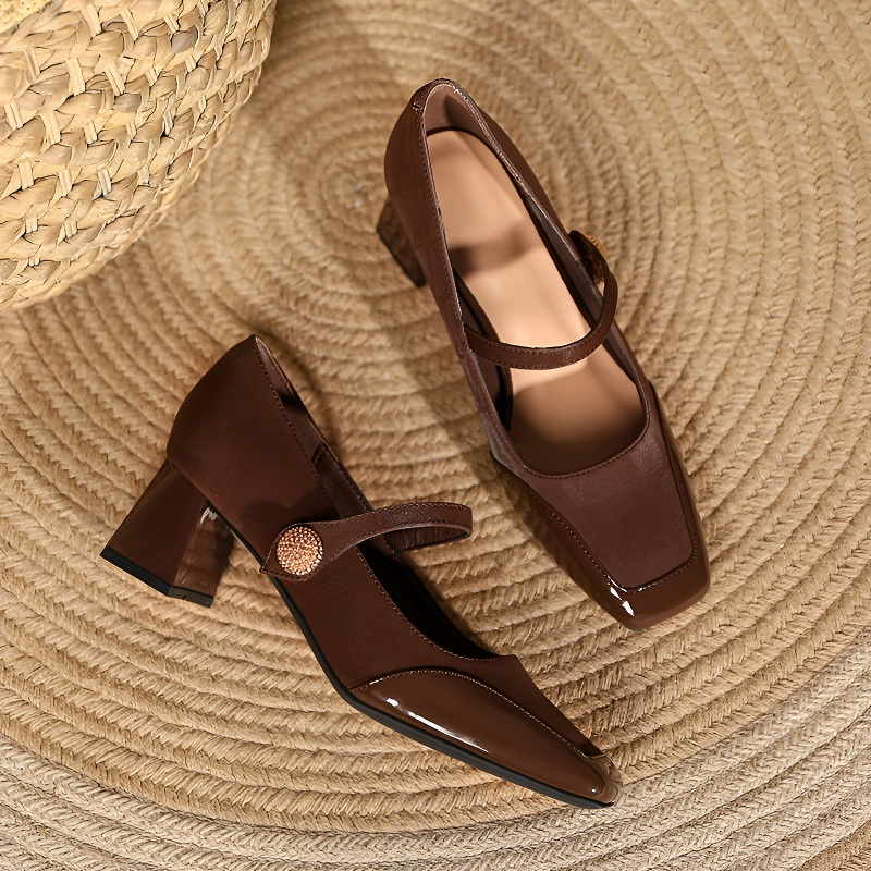 スクエアトゥエナメルパンプス