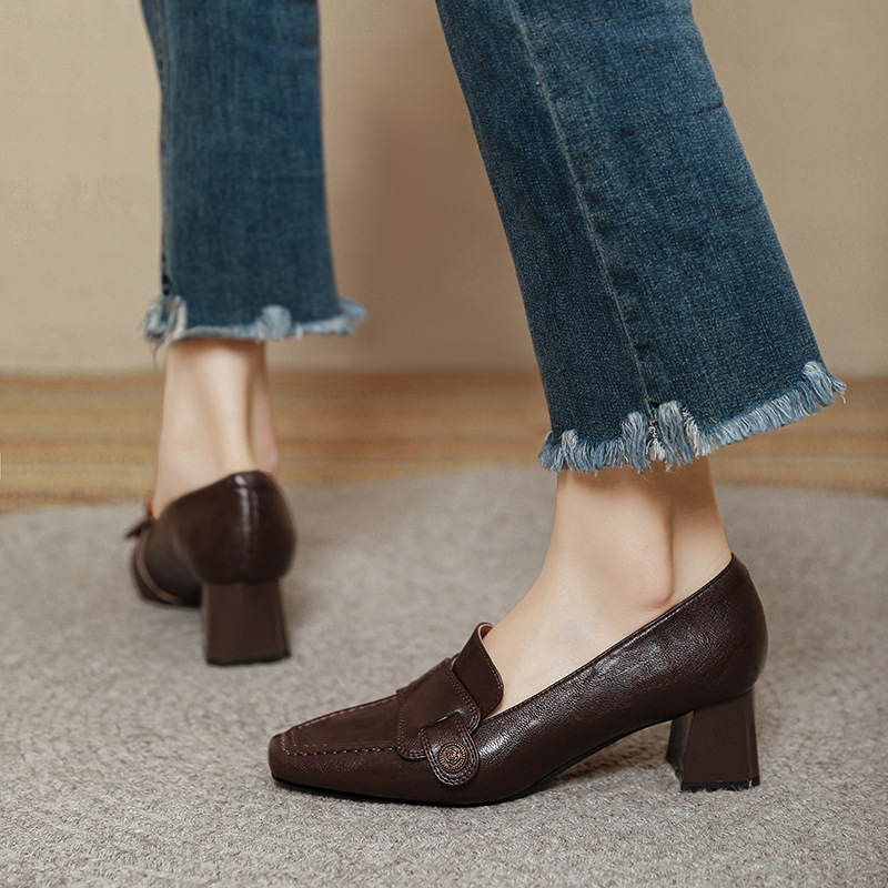 チャンキーヒールローファー